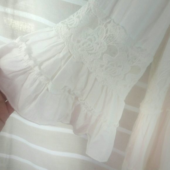 💞Scared Threads lace tunic top size Medium - Picture 3 of 6